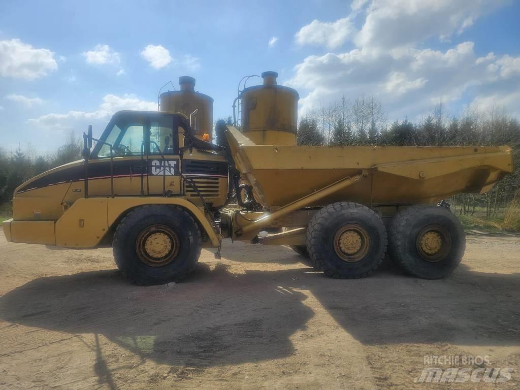 CAT 725 Шарнирно-сочленённые самосвалы