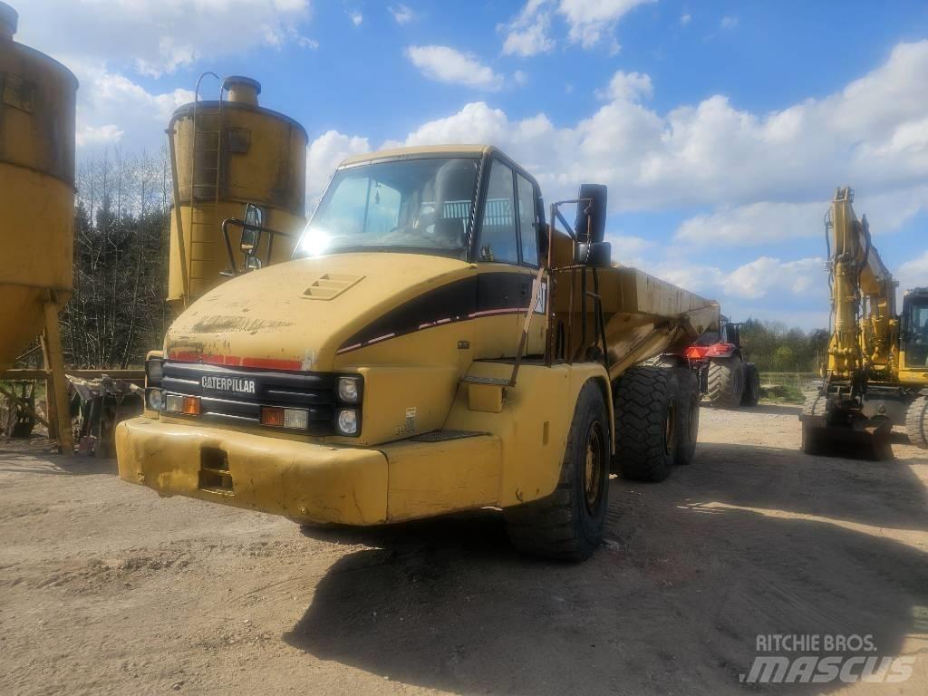 CAT 725 Шарнирно-сочленённые самосвалы