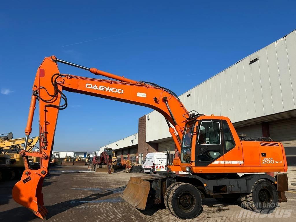 Daewoo Solar 200WV Колёсные экскаваторы