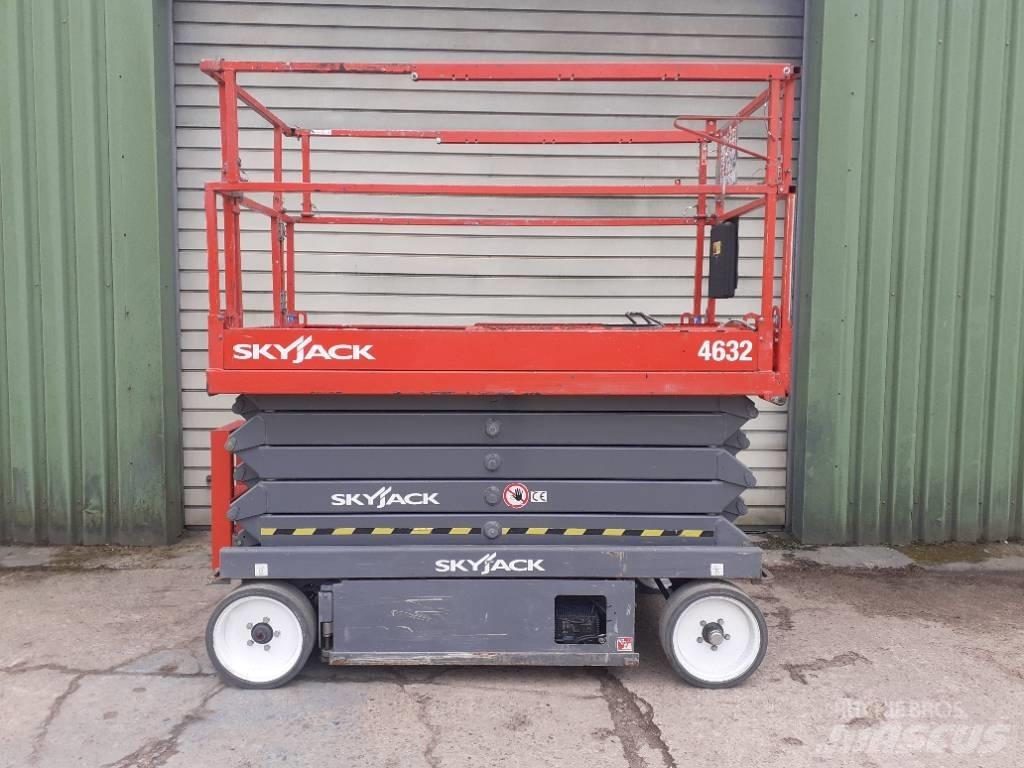 SkyJack SJ III 4632 Ножничные подъемники