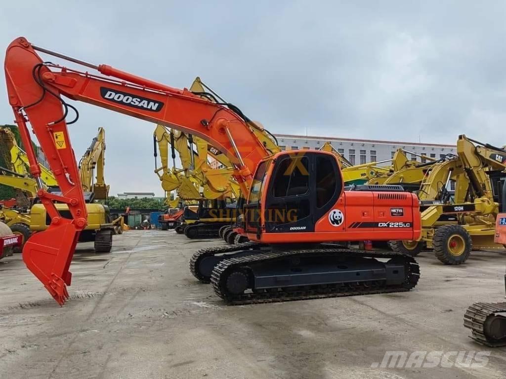 Doosan DX 225 LL Гусеничные экскаваторы