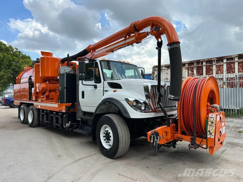 International 7400 Ассенизаторские машины