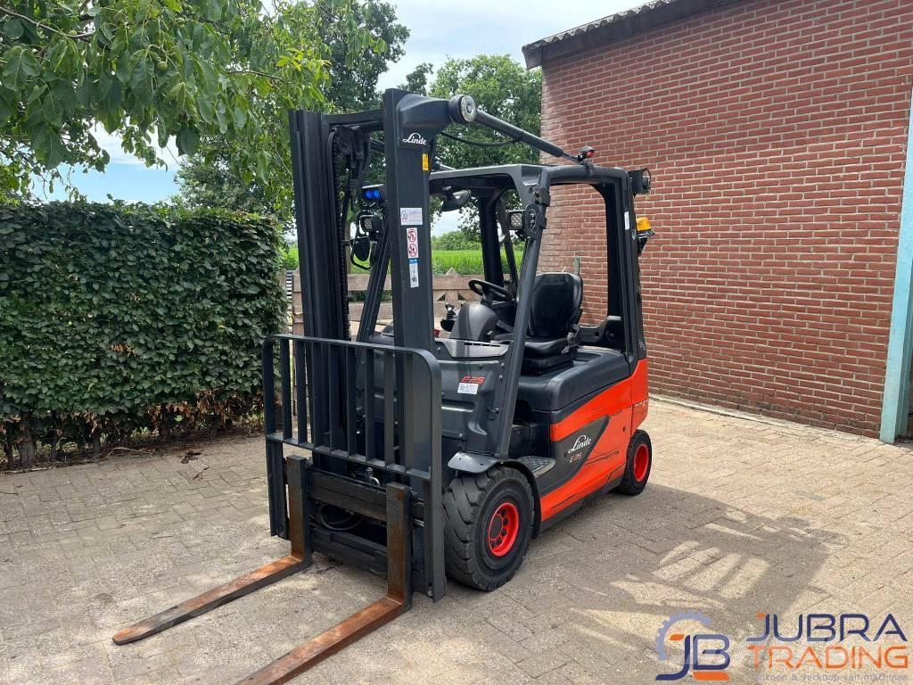 Linde E25-01 Электропогрузчики