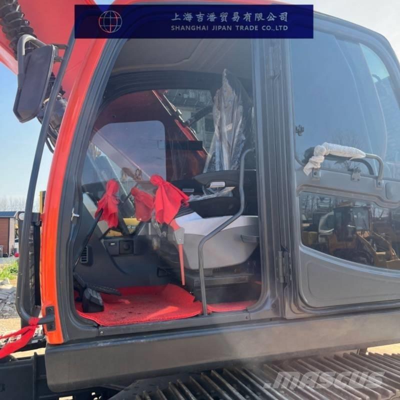 Doosan DX 225 Гусеничные экскаваторы