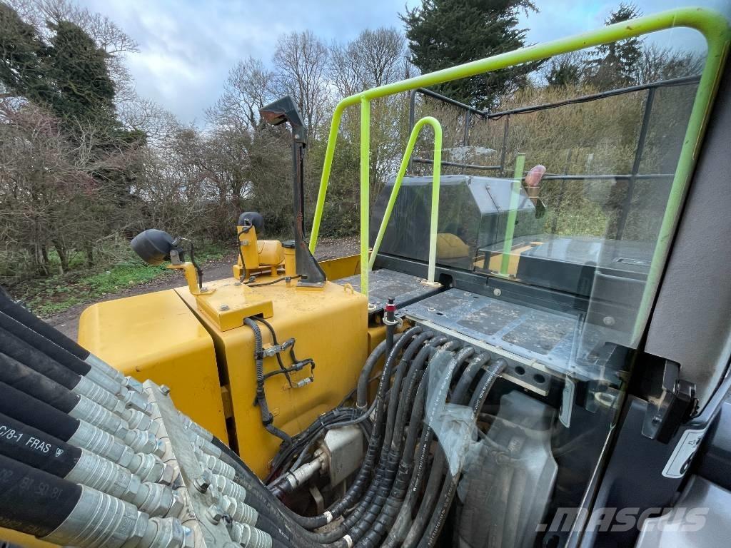 Komatsu PW 180-11 Колёсные экскаваторы