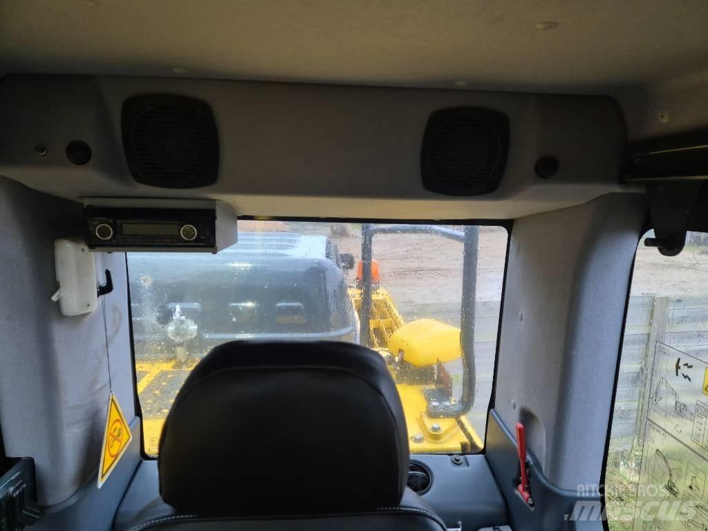 Komatsu PC210 LC-11 Гусеничные экскаваторы