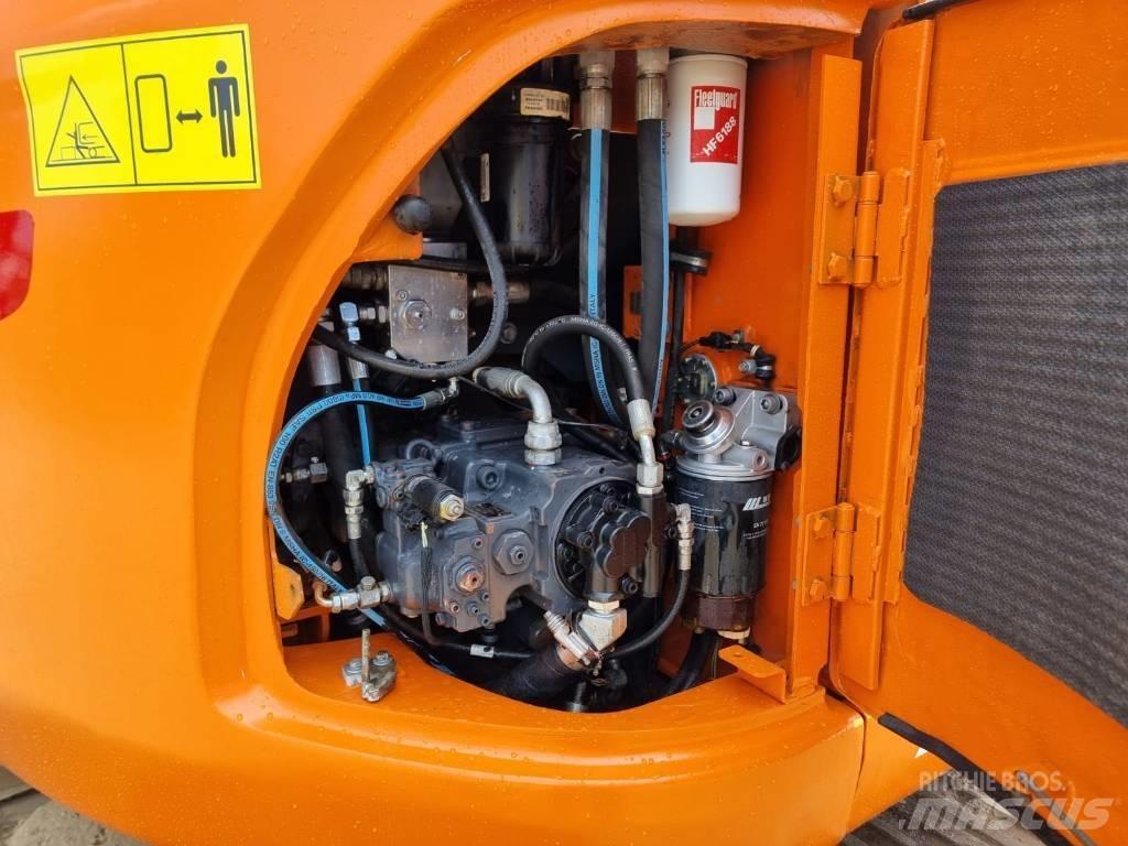 Doosan DX 140 LC-3 Гусеничные экскаваторы