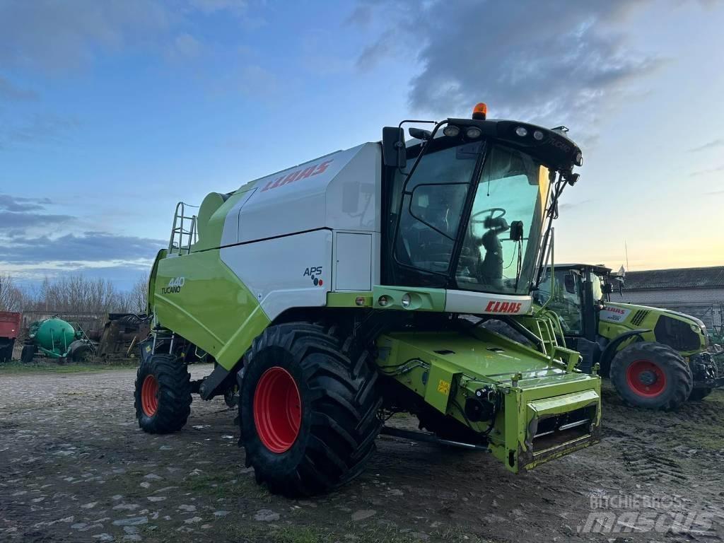 CLAAS Tucano 440 Зерноуборочные комбайны