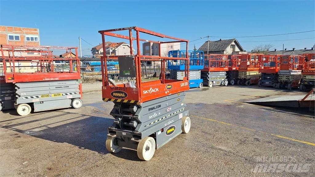 SkyJack SJIII3226 Ножничные подъемники