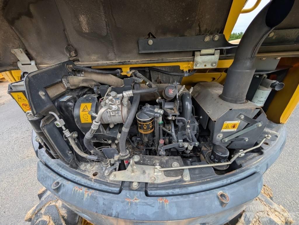 Komatsu PW 98 MR-8 Колёсные экскаваторы