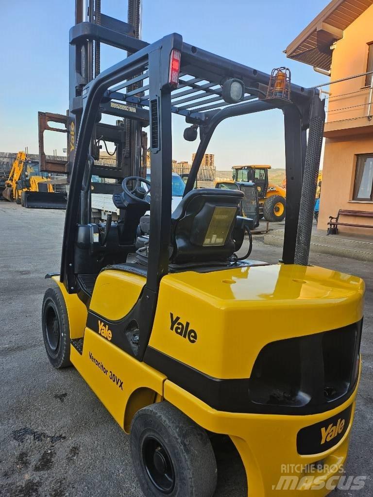 Yale 30 veracitor Ричтраки