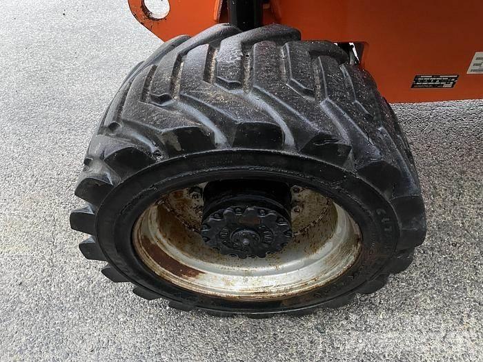 JLG 800AJ Коленчатые подъемники