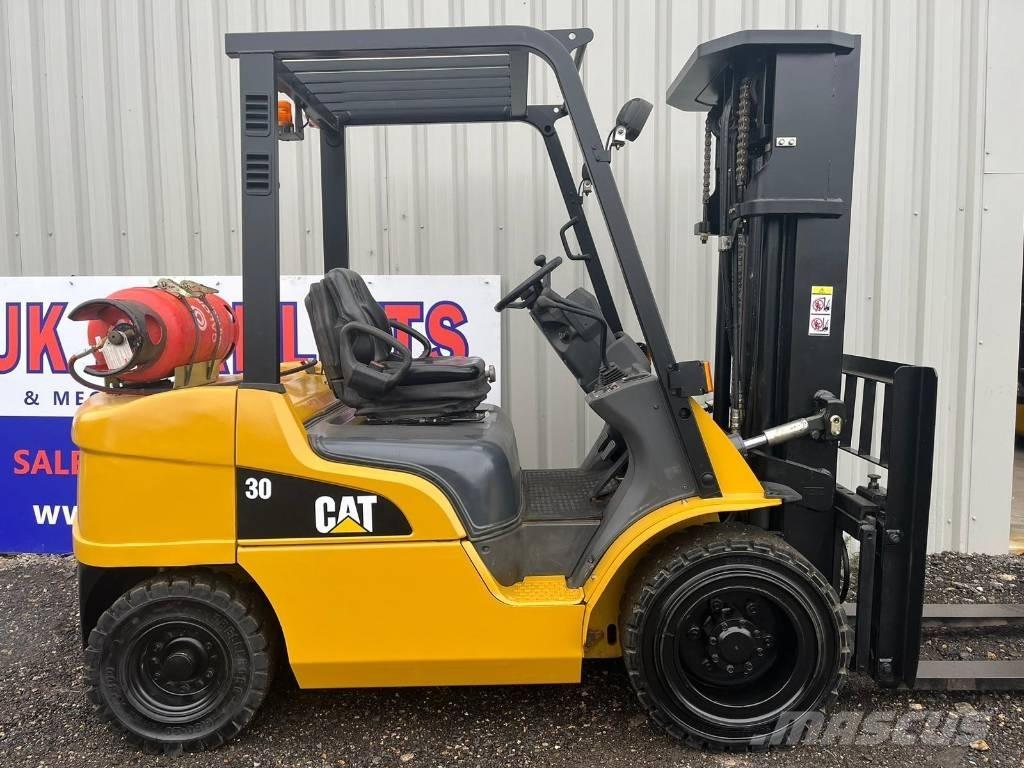 CAT GP30NT Газовые погрузчики