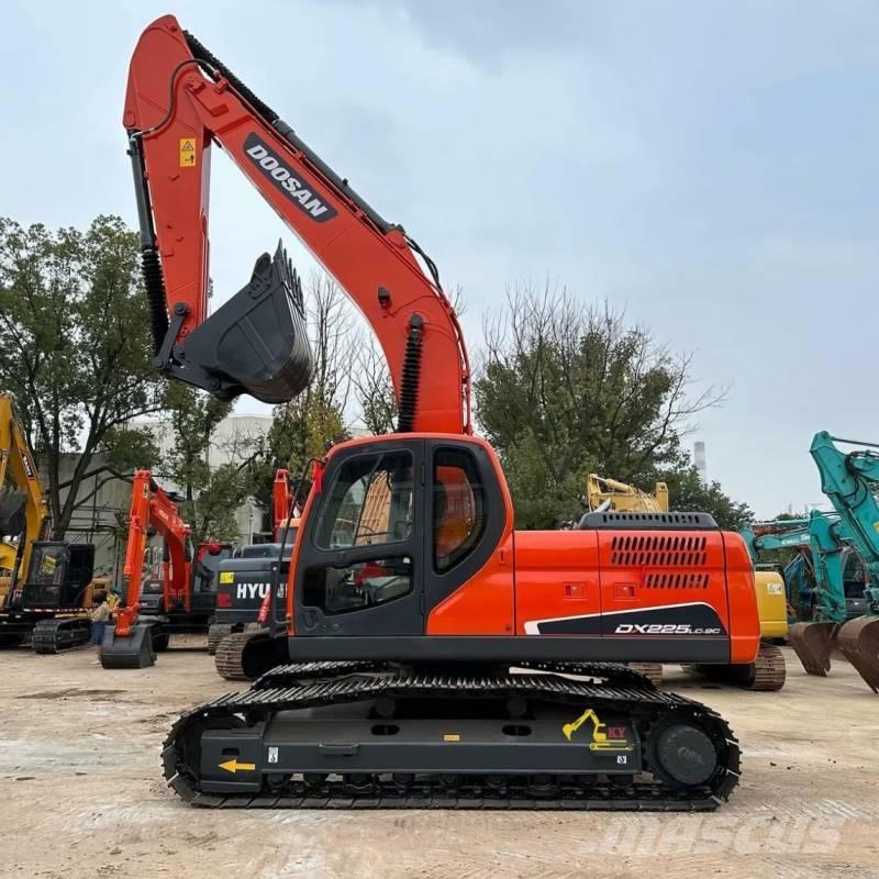 Doosan DX225-9C Гусеничные экскаваторы