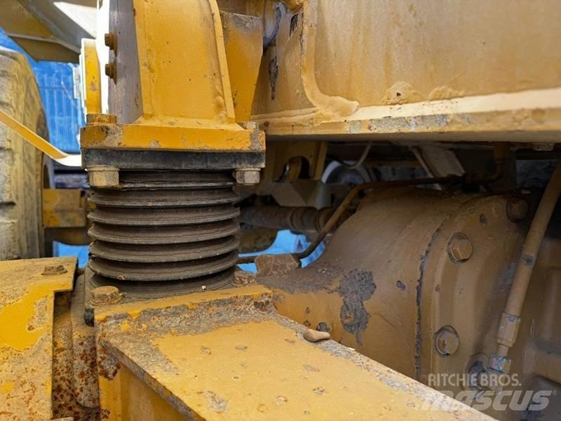 CAT 730 C Шарнирно-сочленённые самосвалы