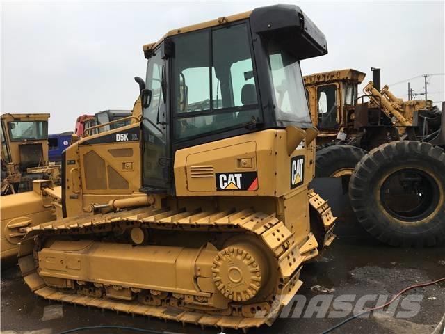 CAT D5K Гусеничные бульдозеры