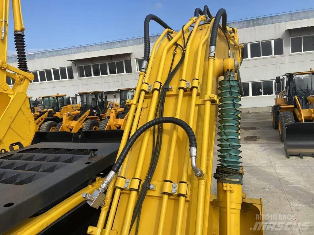 Komatsu PC 220-8 Гусеничные экскаваторы