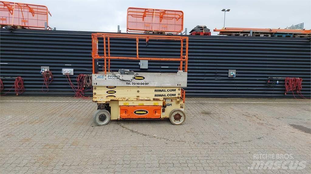 JLG 2030ES Ножничные подъемники