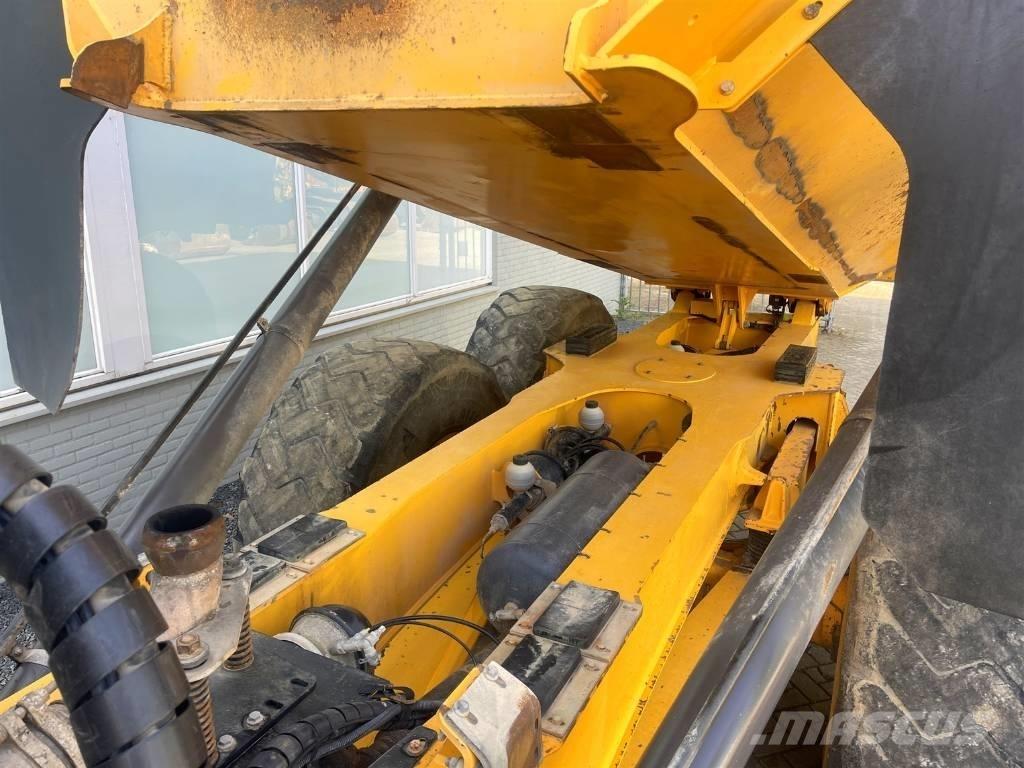 Volvo A25E Шарнирно-сочленённые самосвалы