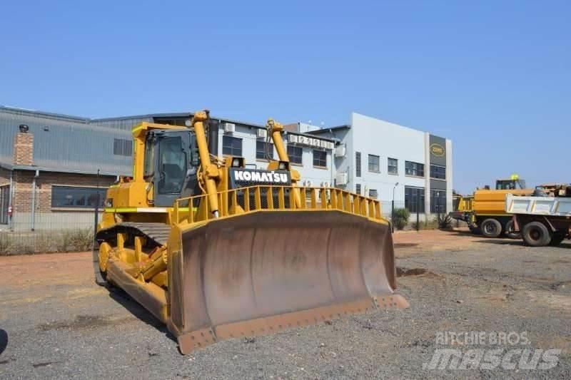 Komatsu D155-5 Гусеничные бульдозеры