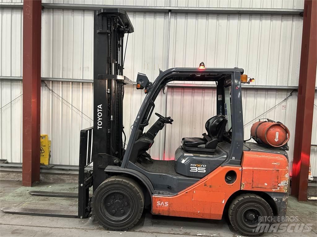 Toyota 02-8FGJF35 Газовые погрузчики