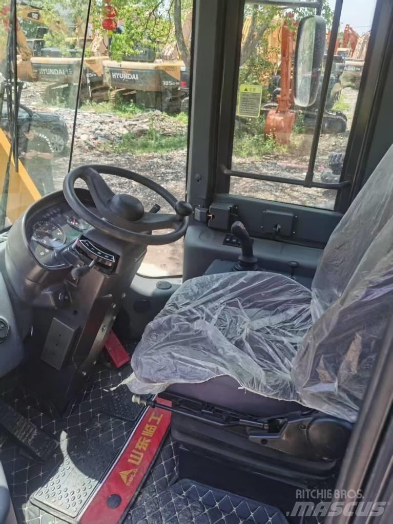 SDLG 958f Фронтальные погрузчики