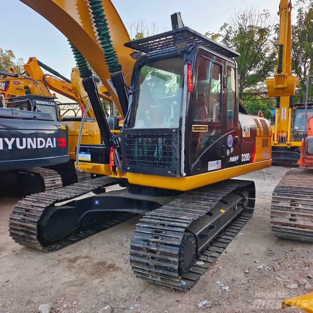 CAT 320 D2L Гусеничные экскаваторы