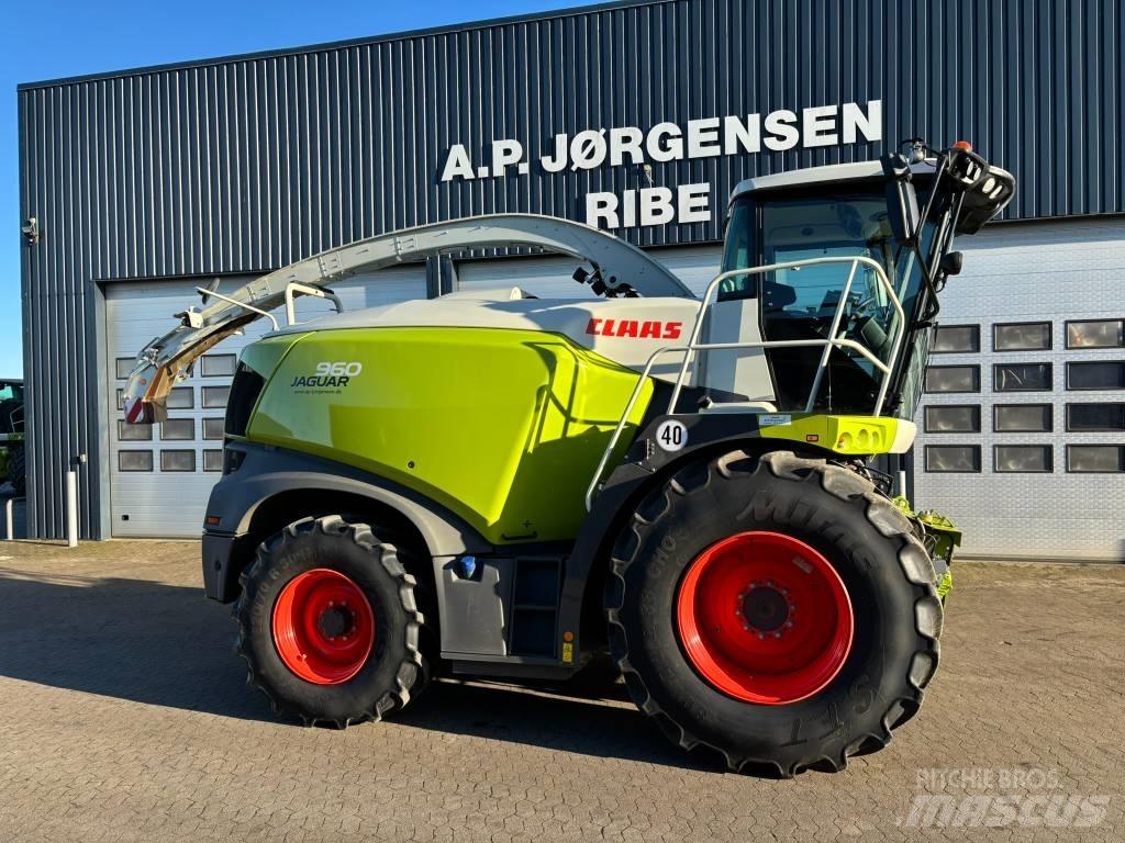CLAAS Jaguar 960 4WD Самоходные кормоуборочные комбайны