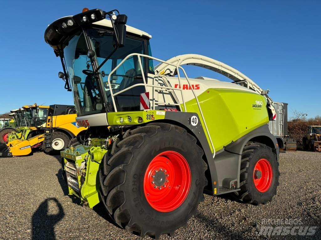 CLAAS Jaguar 960 4WD Самоходные кормоуборочные комбайны