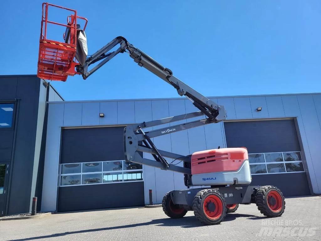 SkyJack SJ 46AJ Коленчатые подъемники