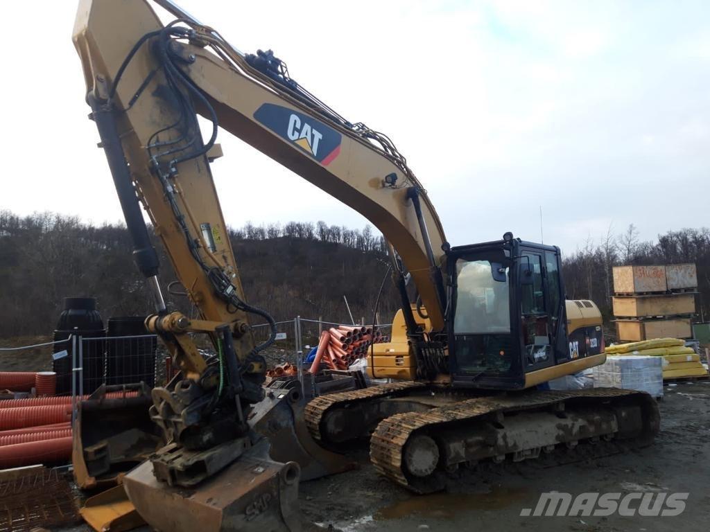 CAT 323 D L Гусеничные экскаваторы