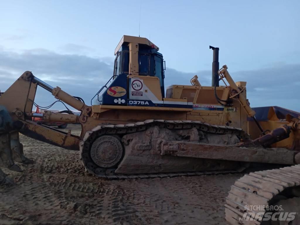 Komatsu D 375 A-2 Гусеничные бульдозеры