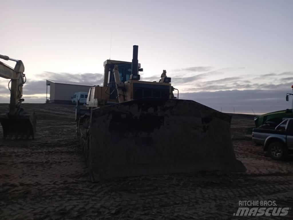 Komatsu D 375 A-2 Гусеничные бульдозеры
