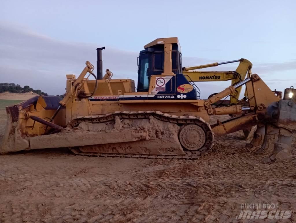 Komatsu D 375 A-2 Гусеничные бульдозеры