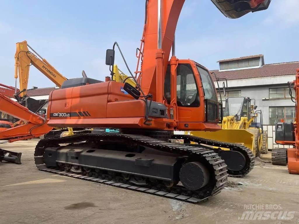 Doosan DX300LC Гусеничные экскаваторы