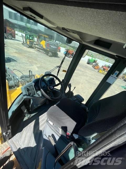 Volvo L 30 G Фронтальные погрузчики