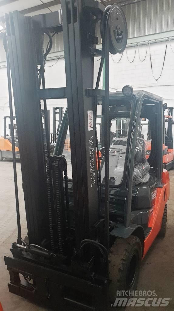 Toyota 52-8 FD 25 Дизельные погрузчики