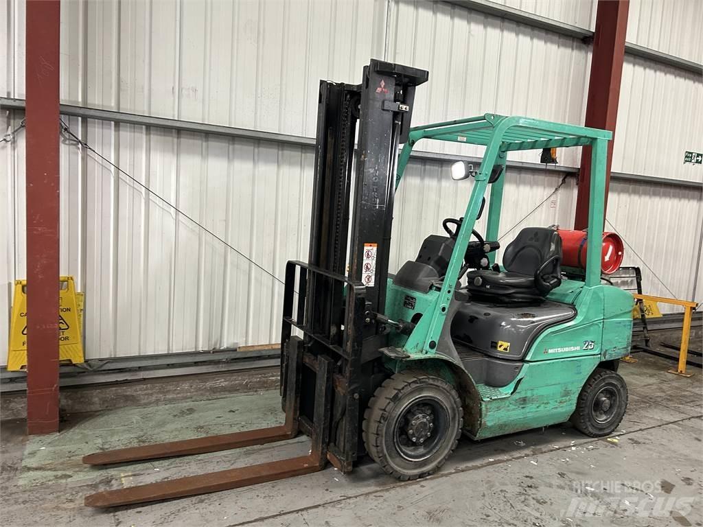 Mitsubishi FG25NT Газовые погрузчики