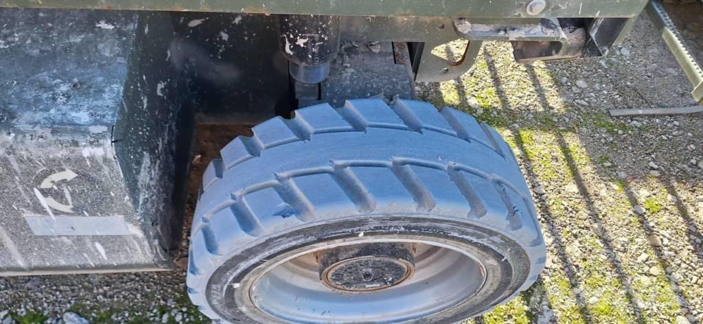 JLG M 3369 Ножничные подъемники