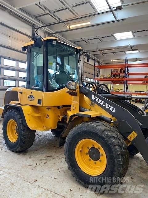 Volvo L 30 G Фронтальные погрузчики