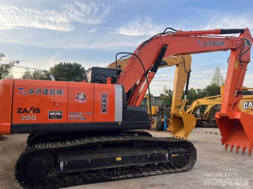 Hitachi ZX 200 Гусеничные экскаваторы