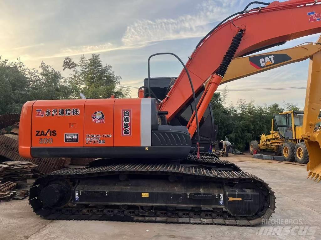 Hitachi ZX 200 Гусеничные экскаваторы