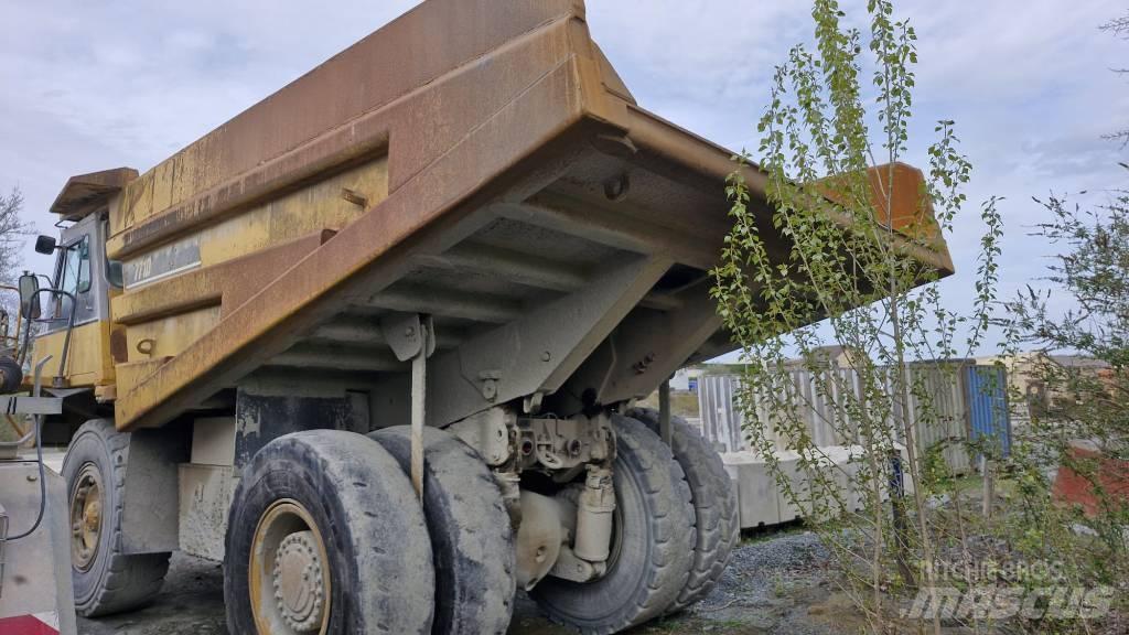 CAT 771D Карьерные самосвалы