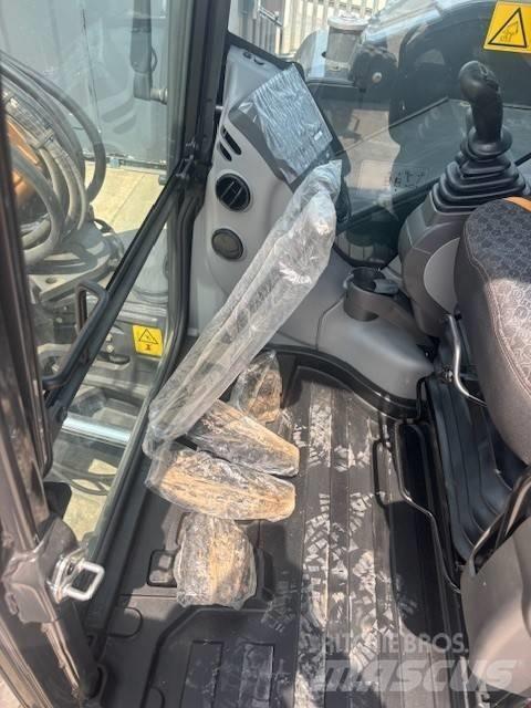 CASE CX 90 D Малые экскаваторы 7т-12т