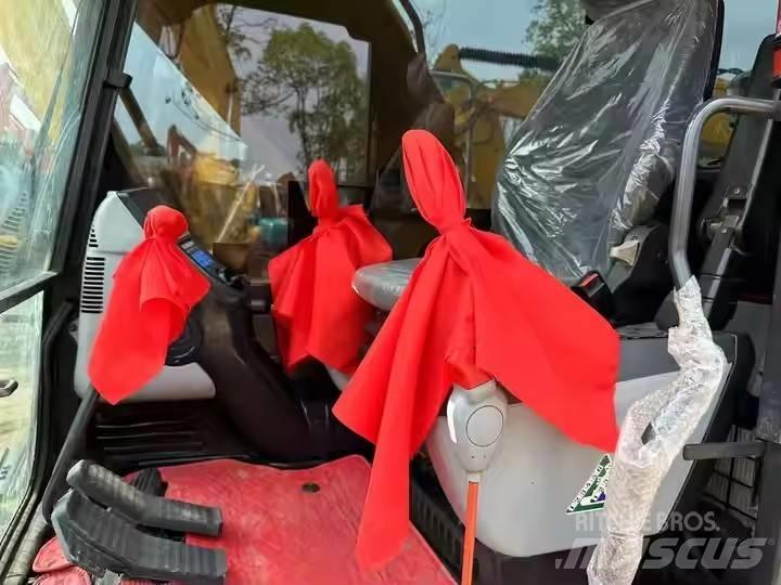 Komatsu PC240 Гусеничные экскаваторы