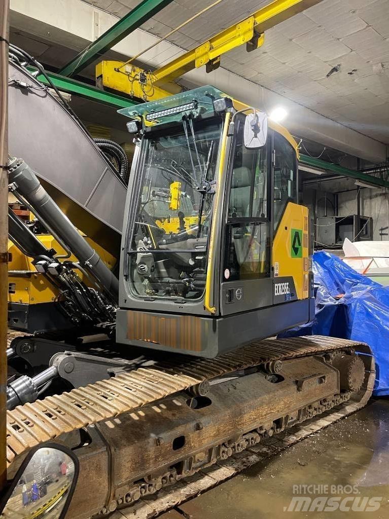 Volvo ECR 235 E Гусеничные экскаваторы