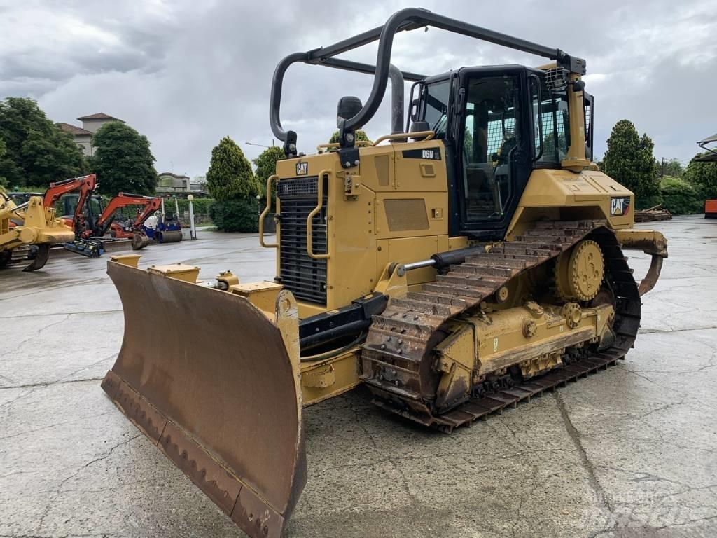 CAT D 6 N XL Гусеничные бульдозеры