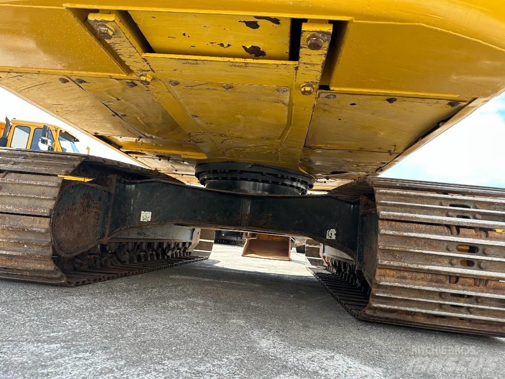 Komatsu PC210LC-11 Гусеничные экскаваторы
