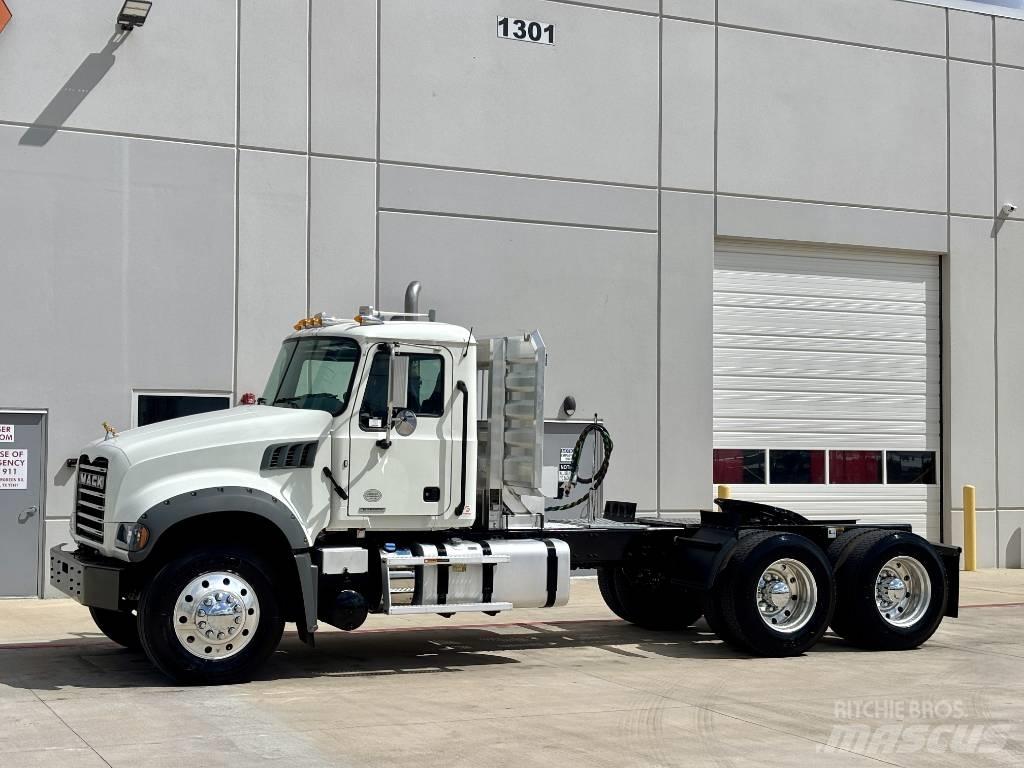 Mack Granite Седельные тягачи