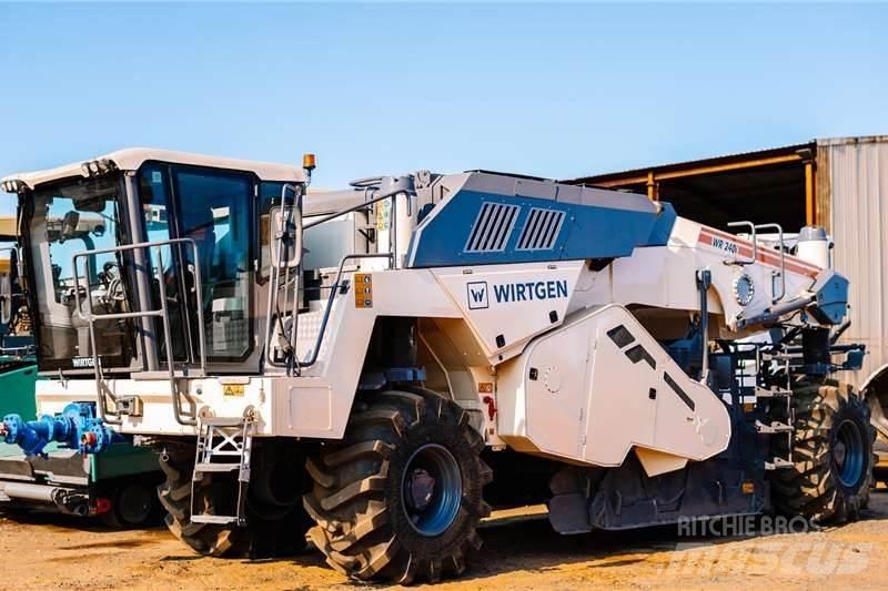Wirtgen WR240 Специальные грузовики
